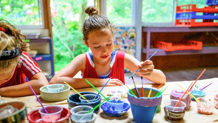 Painting ceramics in arts and crafts